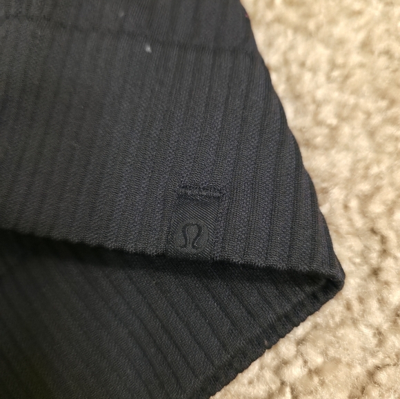 Lululemon - Picture 2 of 3